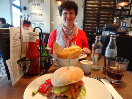 vol verwachting klopt ons hart